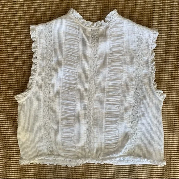 Doen Hallie Cotton Lace Ruffle Button Sleeveless Crop Blouse Top Salt White - Picture 8 of 11